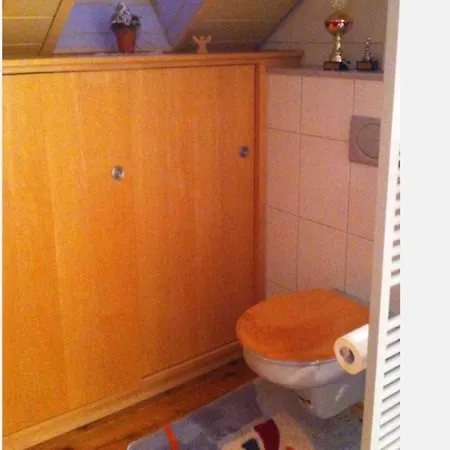 Grosses Zimmer Mit Bad Und Garten In Privathaus Hell, Gemuetlich, Massivholz Winningen Exterior photo
