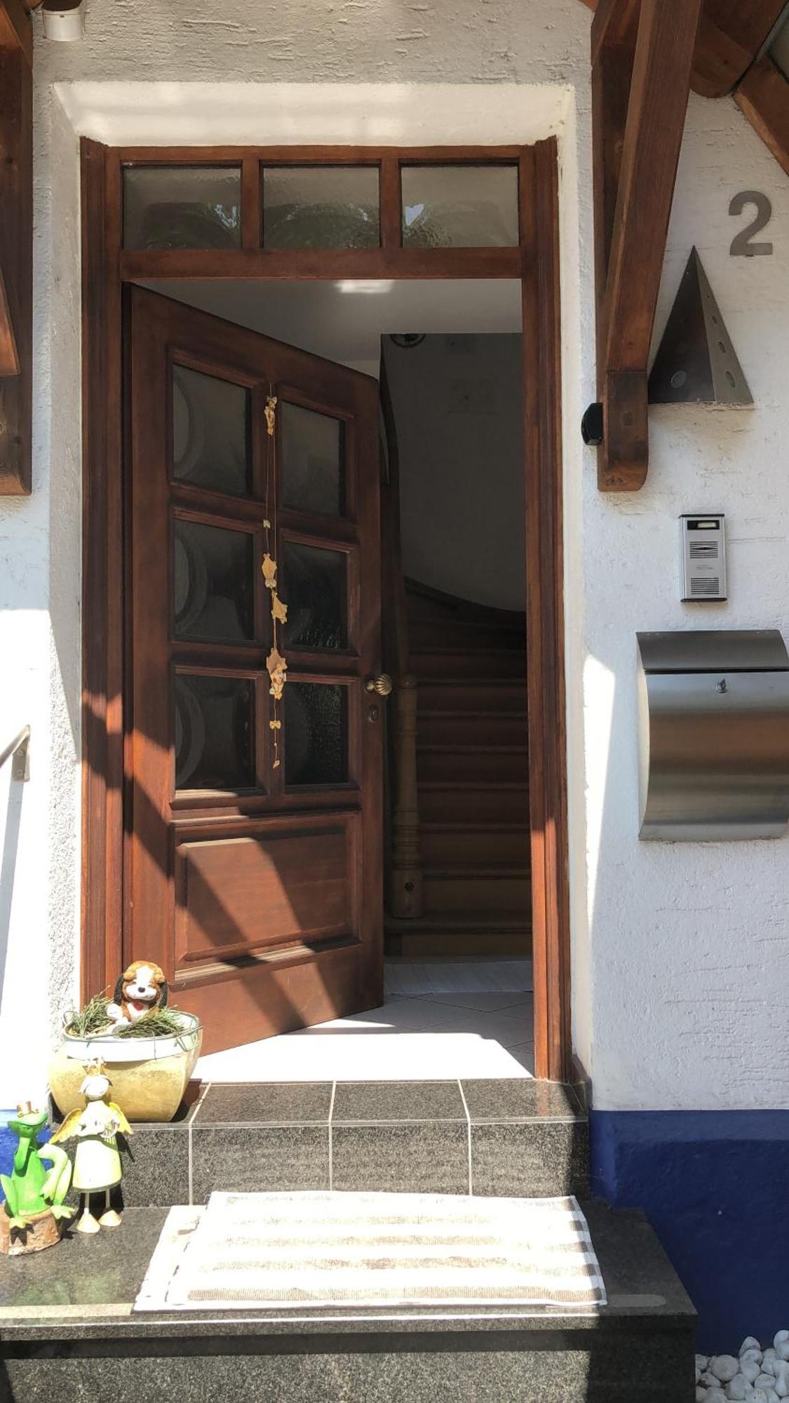 Grosses Mit Bad Und Garten In Privathaus Hell, Gemuetlich, Massivholz Homestay Winningen